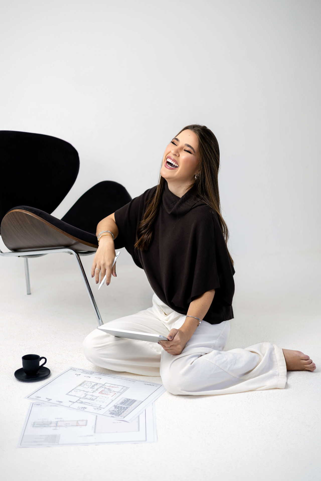 Nadine Magalhães em seu estúdio